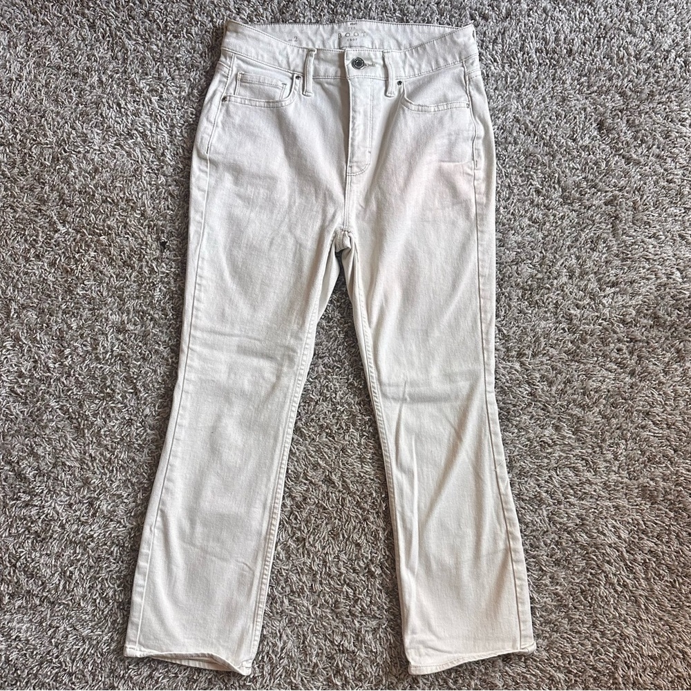 White House Black Market  White High Rise Boot Crop Jeans Size 2 Streach